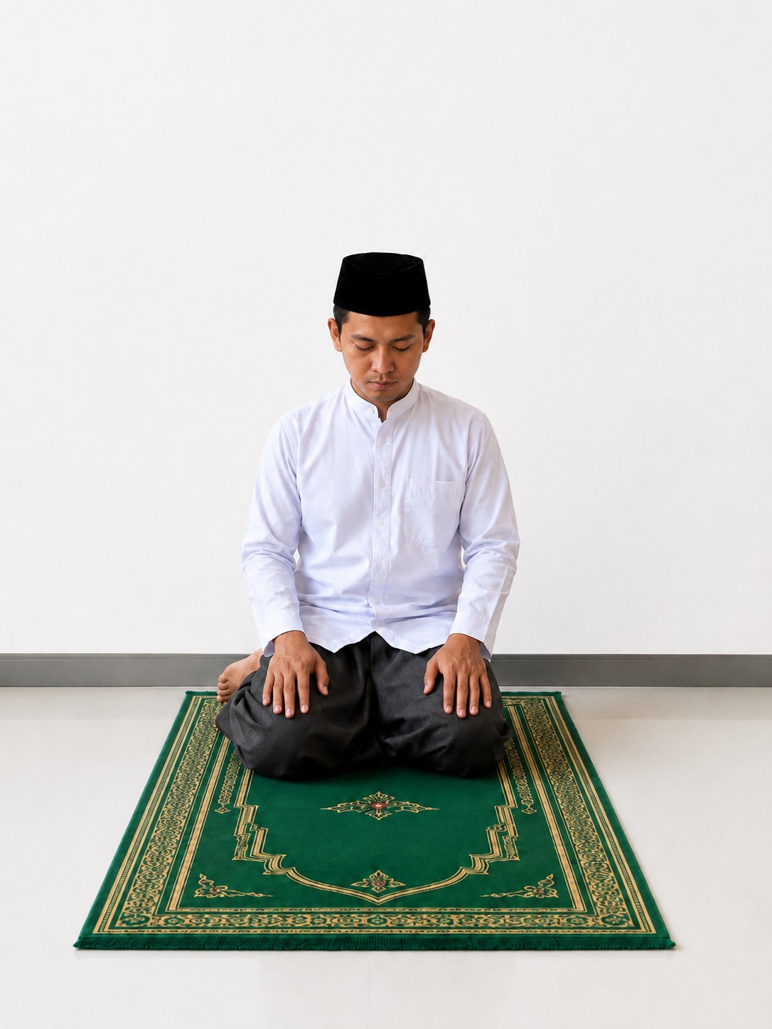 Peragaan gerakan Duduk Antara Dua Sujud