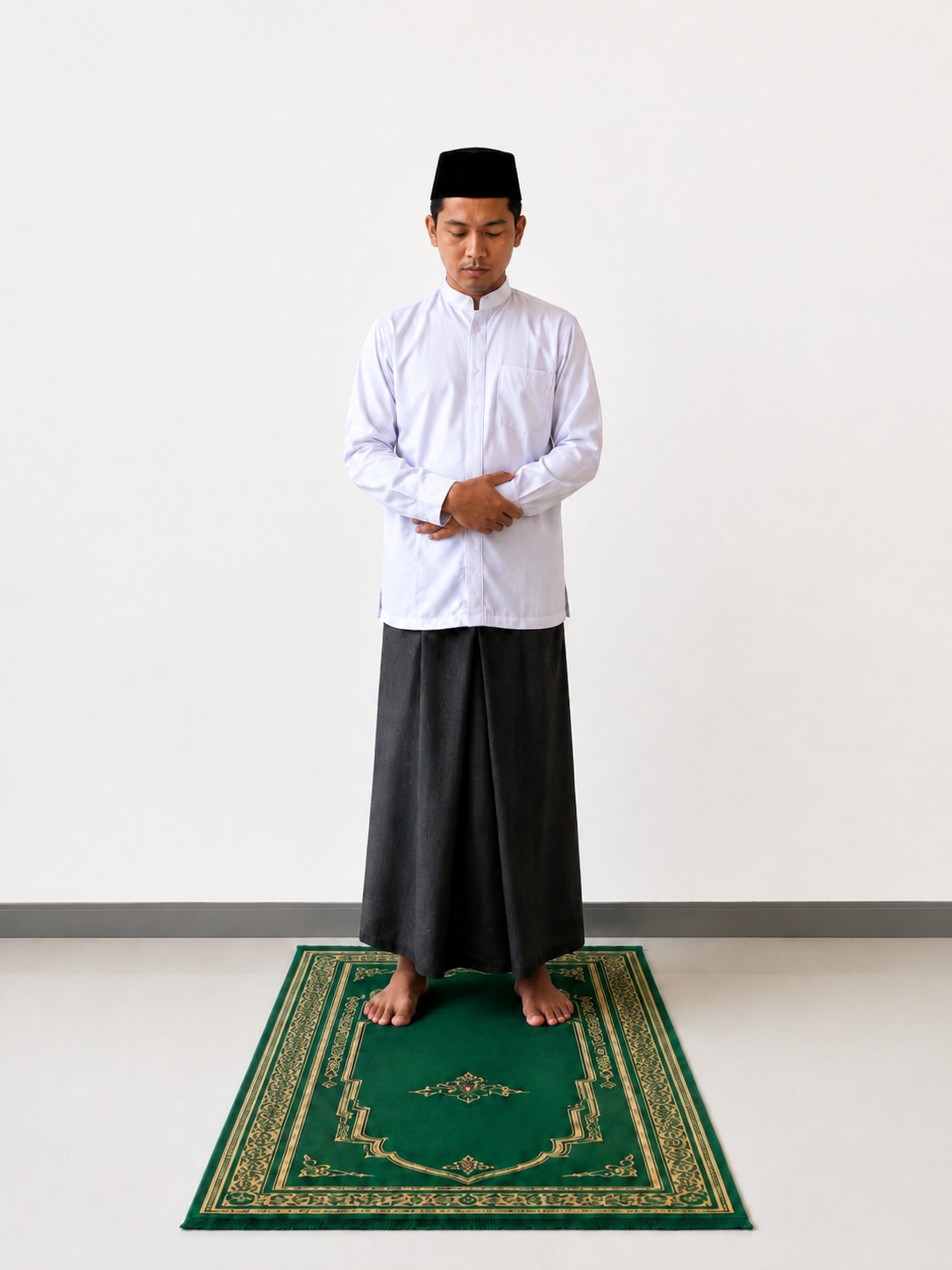 Peragaan gerakan Bersedekap (Doa Iftitah)